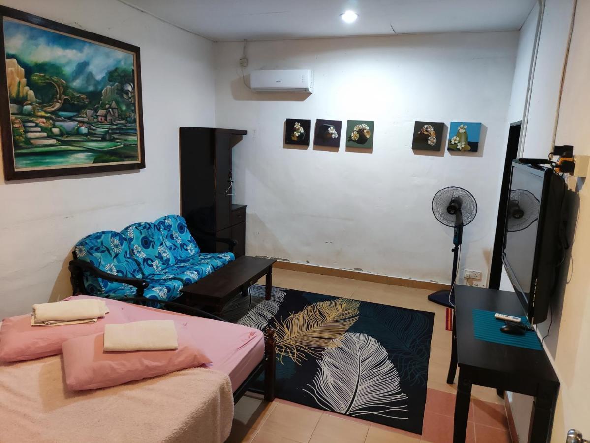 Kencana Guest House Пантай-Ченанг Номер фото
