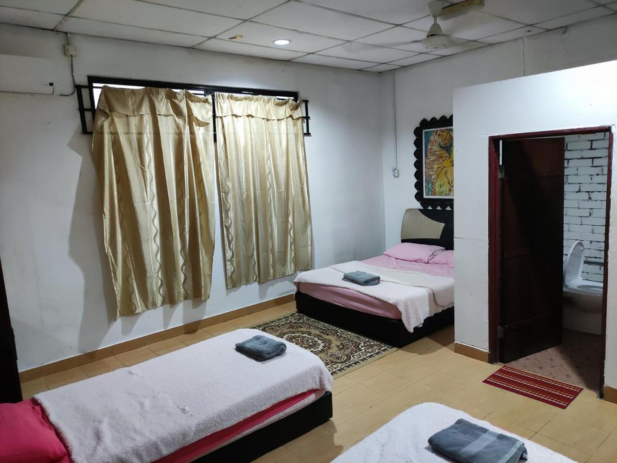 Kencana Guest House Пантай-Ченанг Номер фото